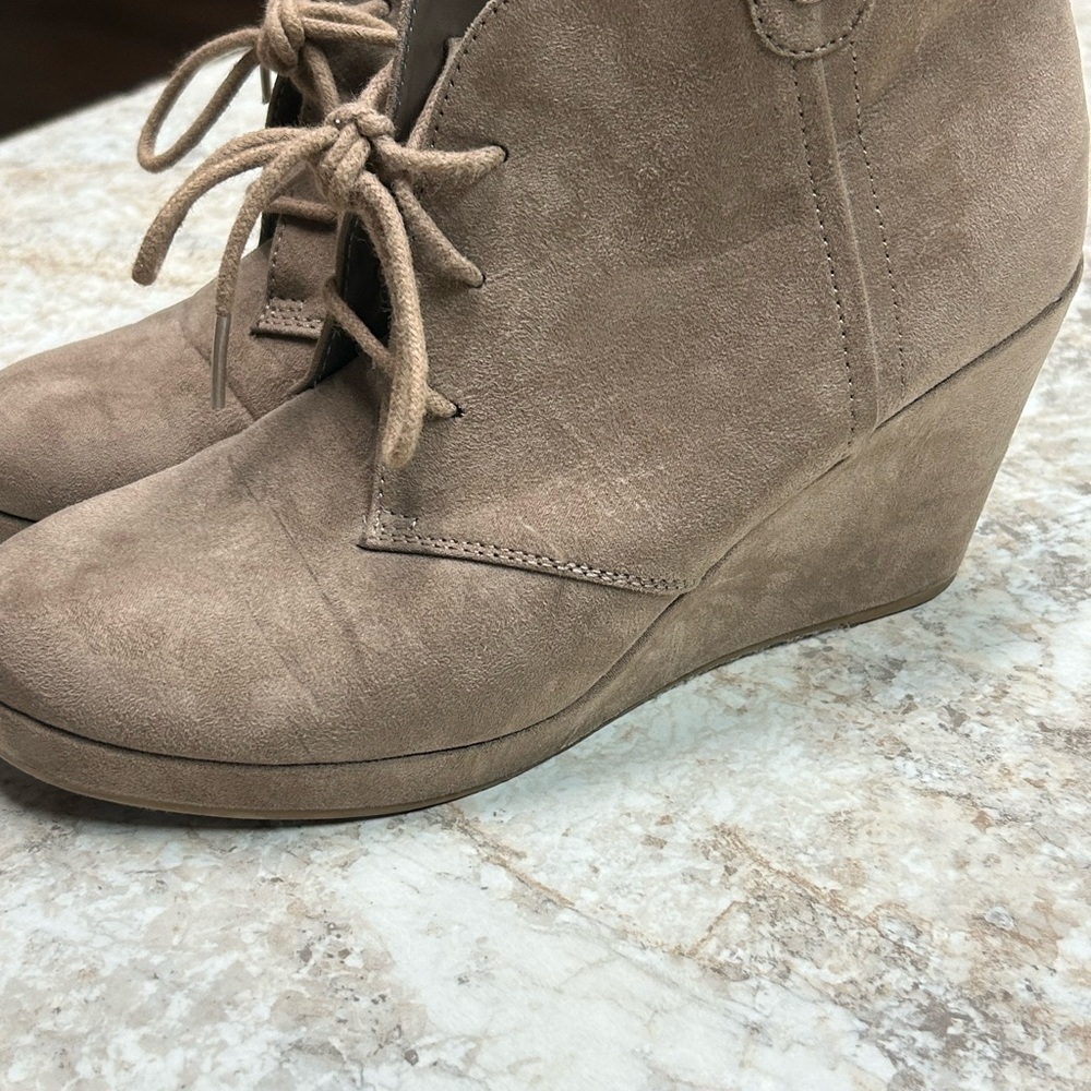 Merona Women's Lace Up Tan Wedge Boots